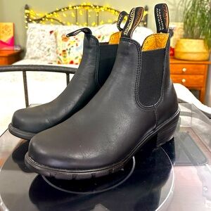 Black Leather Heeled Blundstones